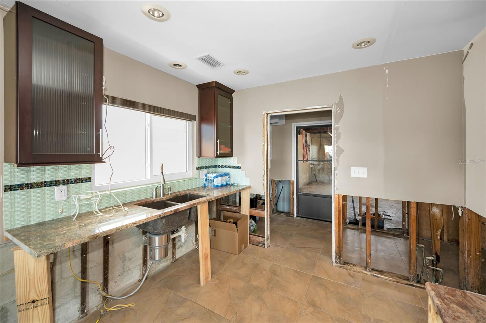 Listing photo id 39 for 366 La Hacienda Drive