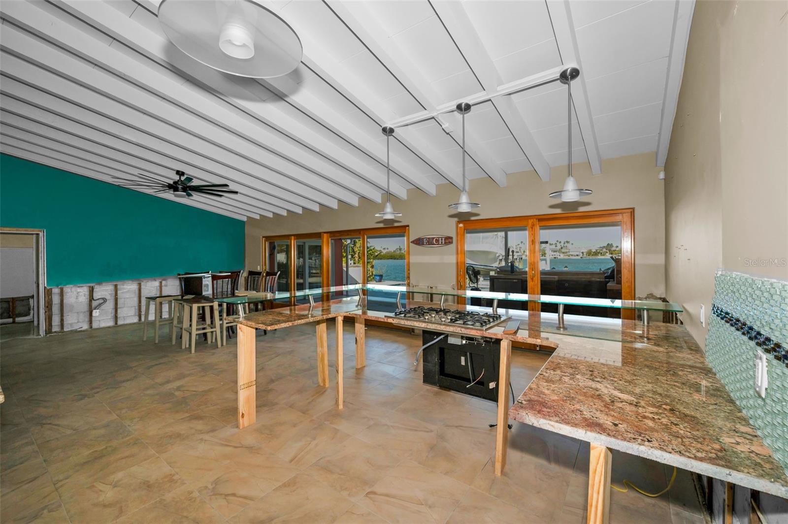 Listing photo id 43 for 366 La Hacienda Drive