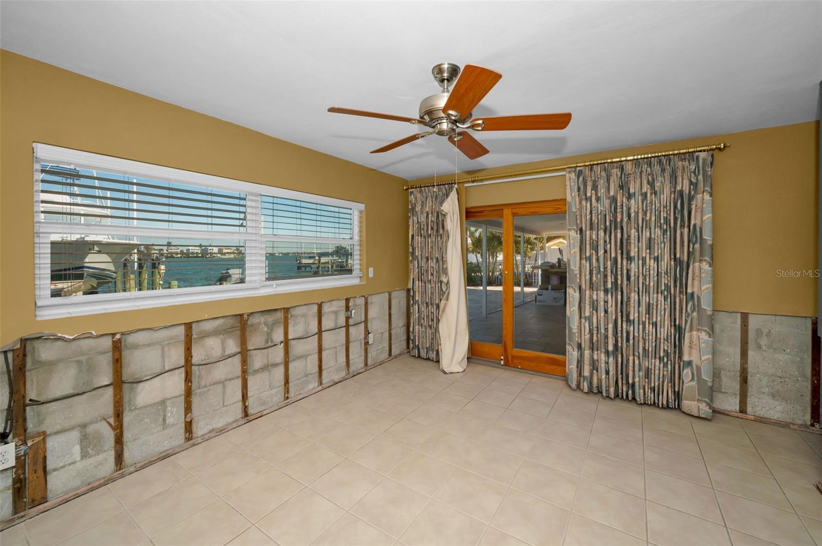 Listing photo id 46 for 366 La Hacienda Drive