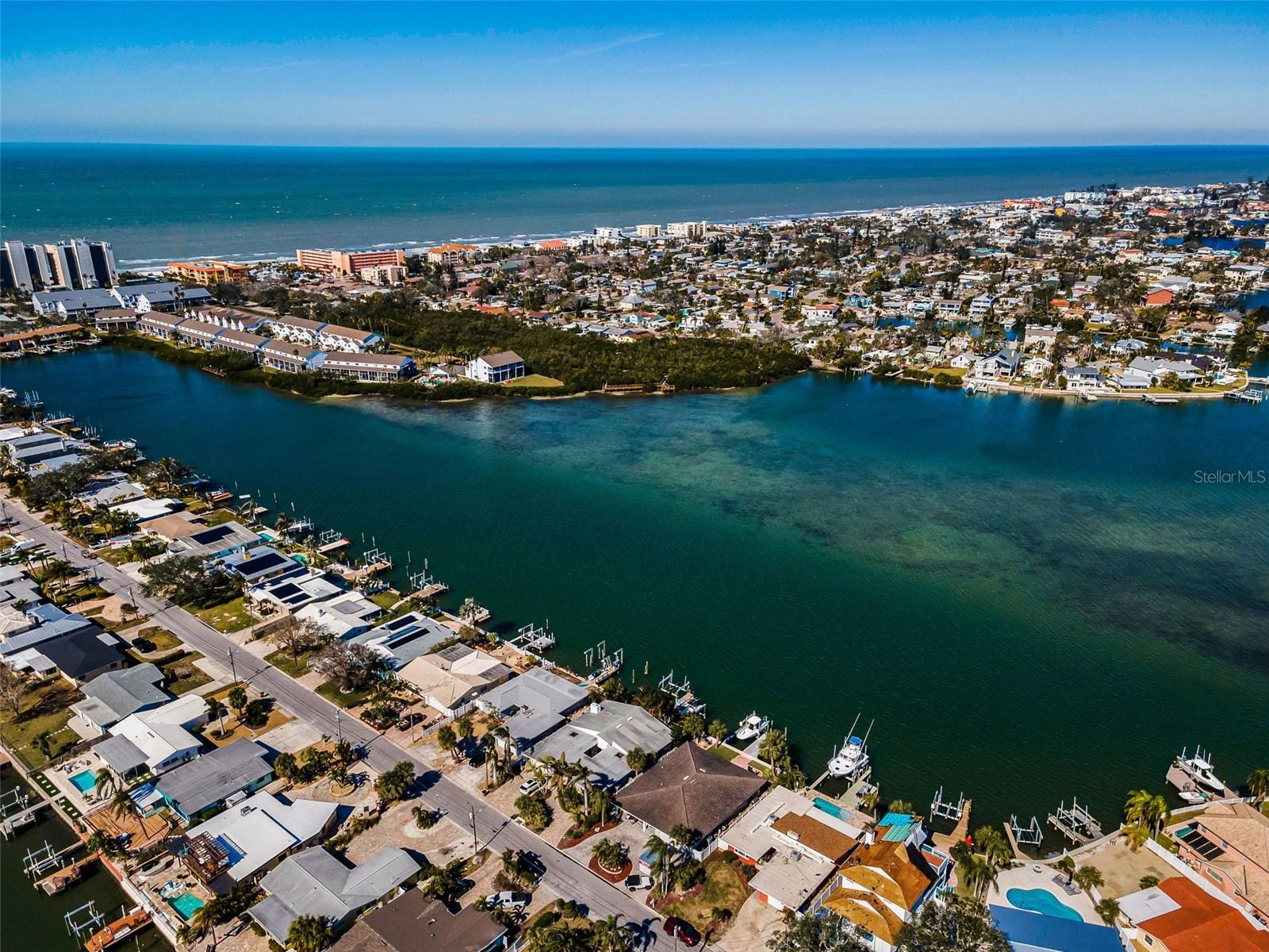 Listing photo id 75 for 366 La Hacienda Drive