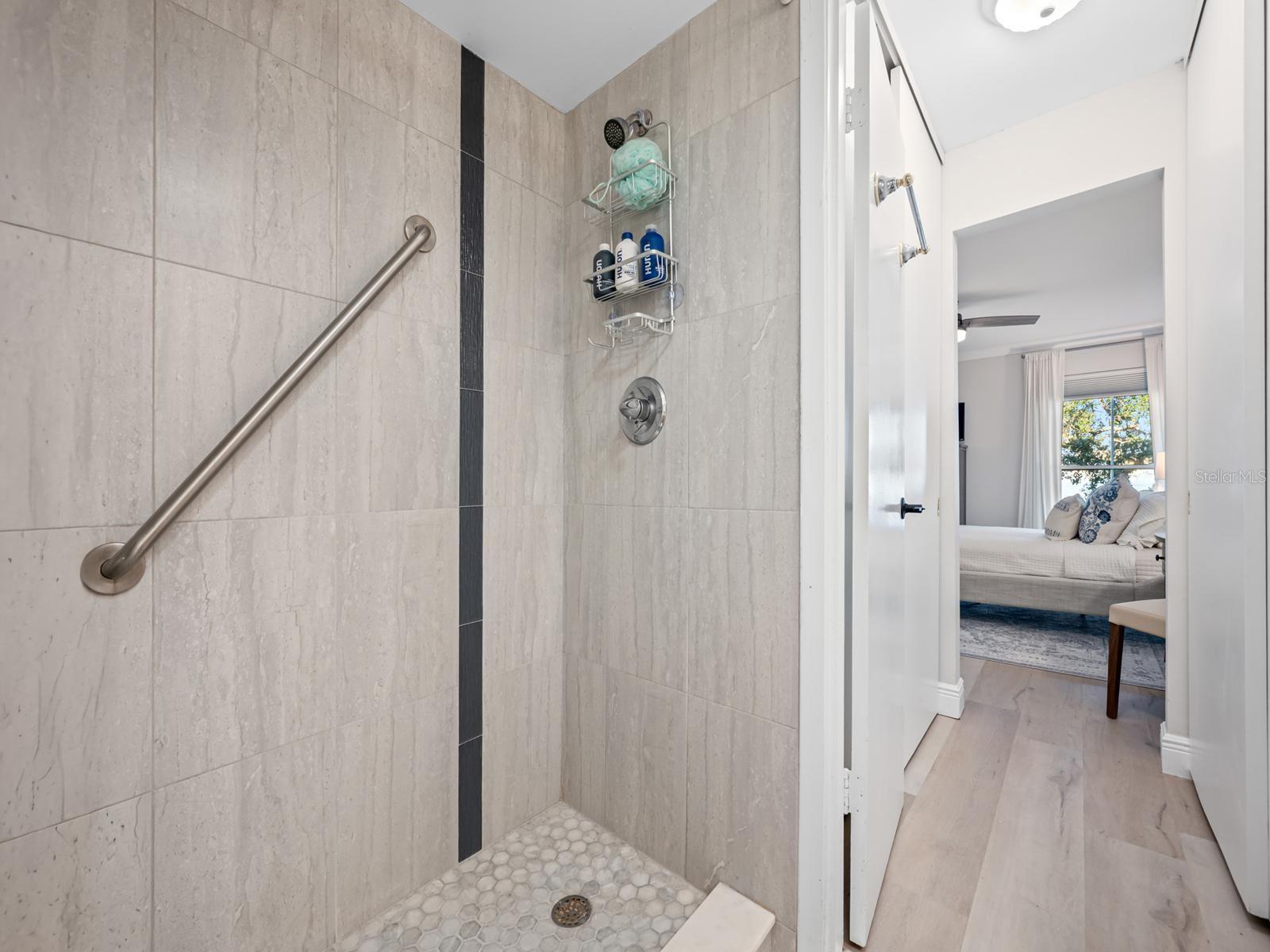 Image 14 of 26 For 3325 Bayshore Boulevard B36