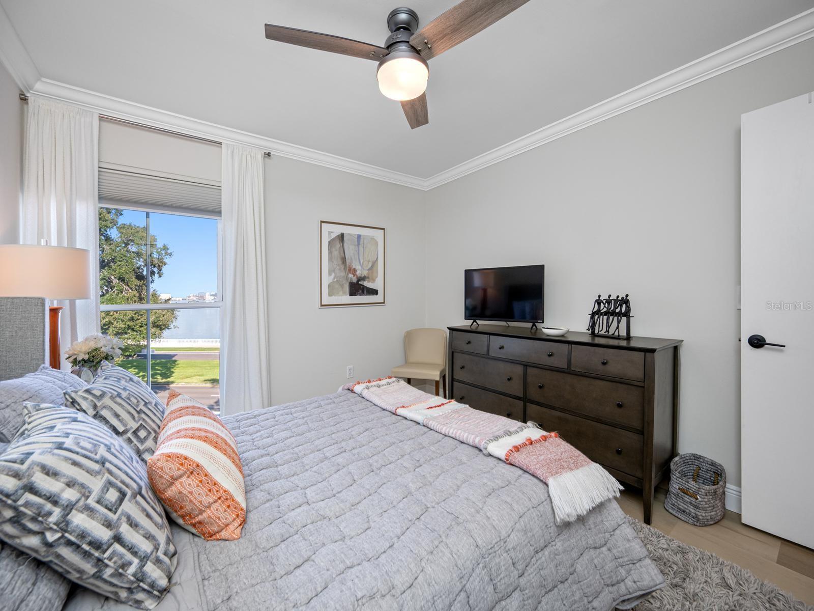 Image 15 of 26 For 3325 Bayshore Boulevard B36