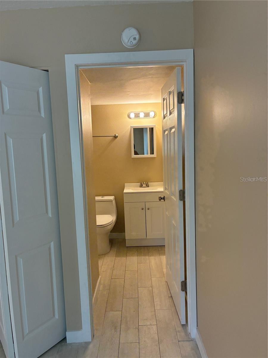 Image 10 of 33 For 4131 Dolphin Drive 4131