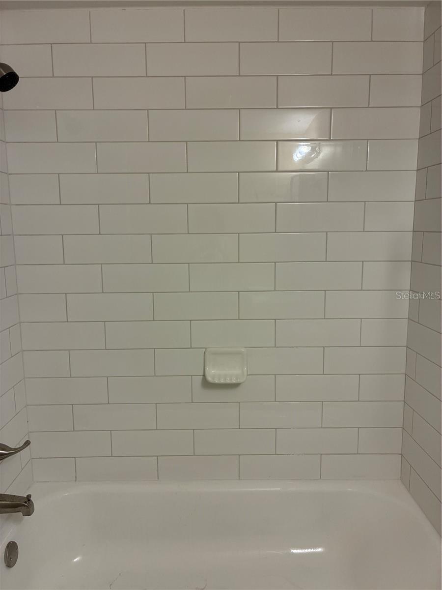 Image 12 of 33 For 4131 Dolphin Drive 4131