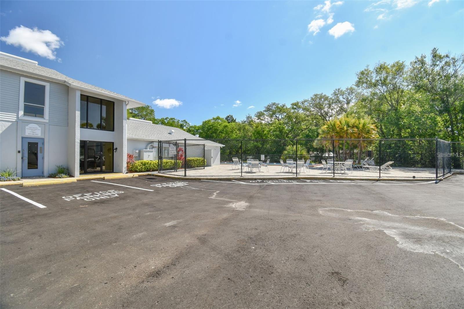 Image 19 of 33 For 4131 Dolphin Drive 4131