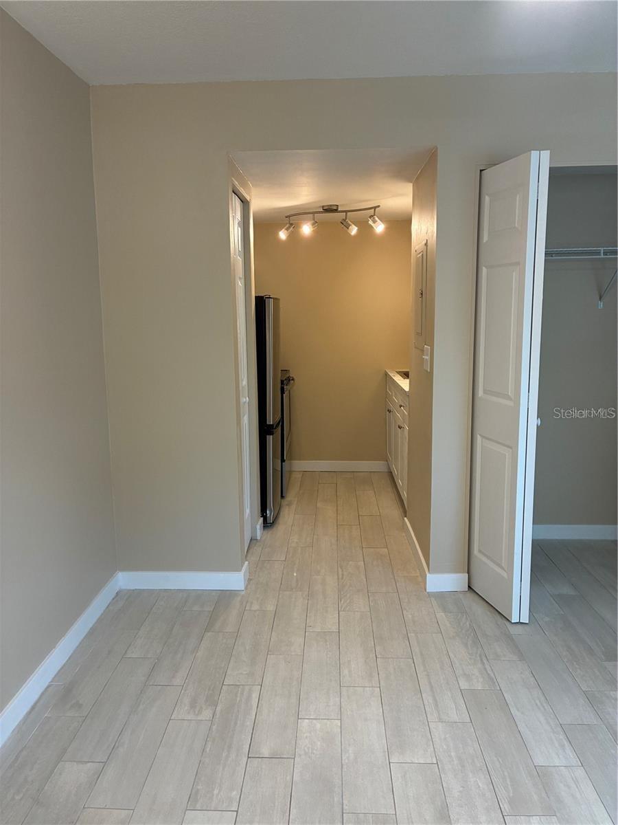 Image 5 of 33 For 4131 Dolphin Drive 4131