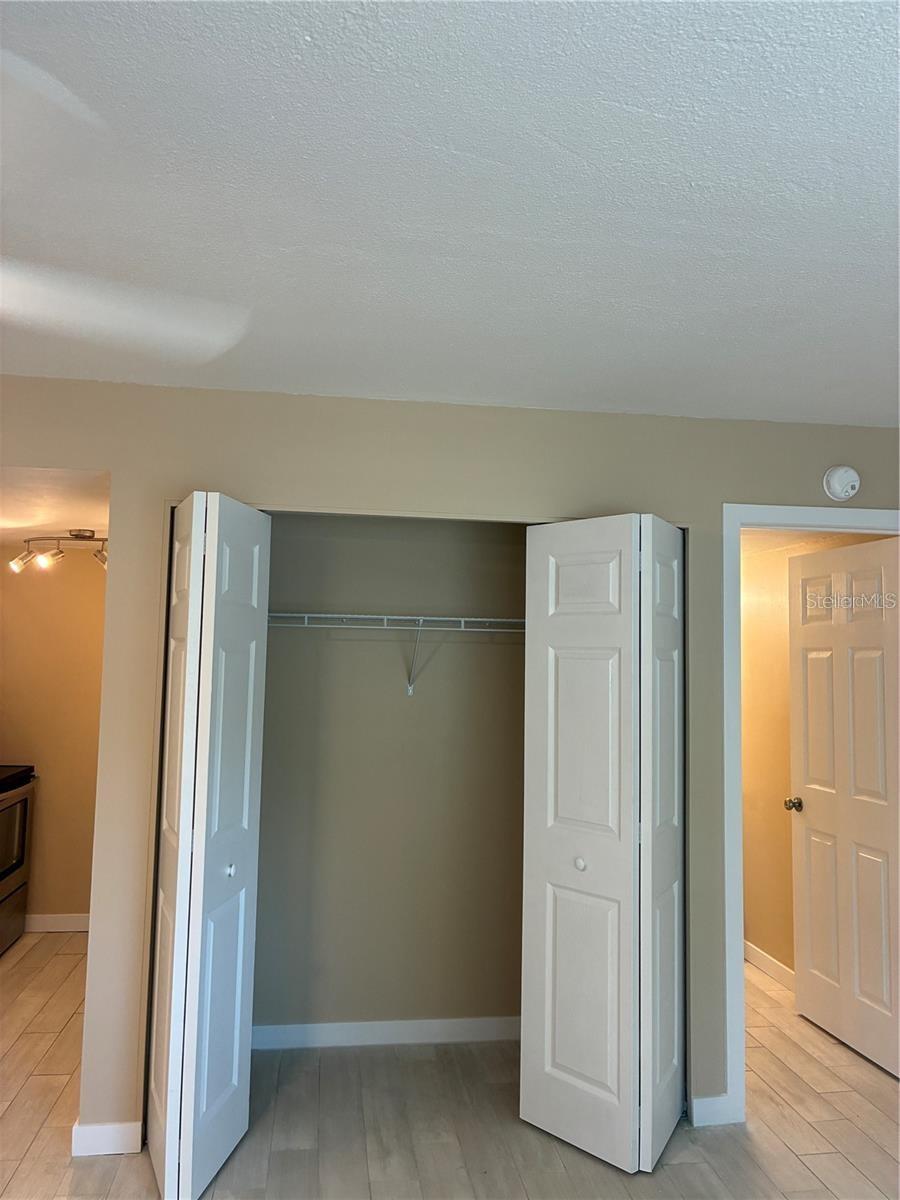 Image 9 of 33 For 4131 Dolphin Drive 4131