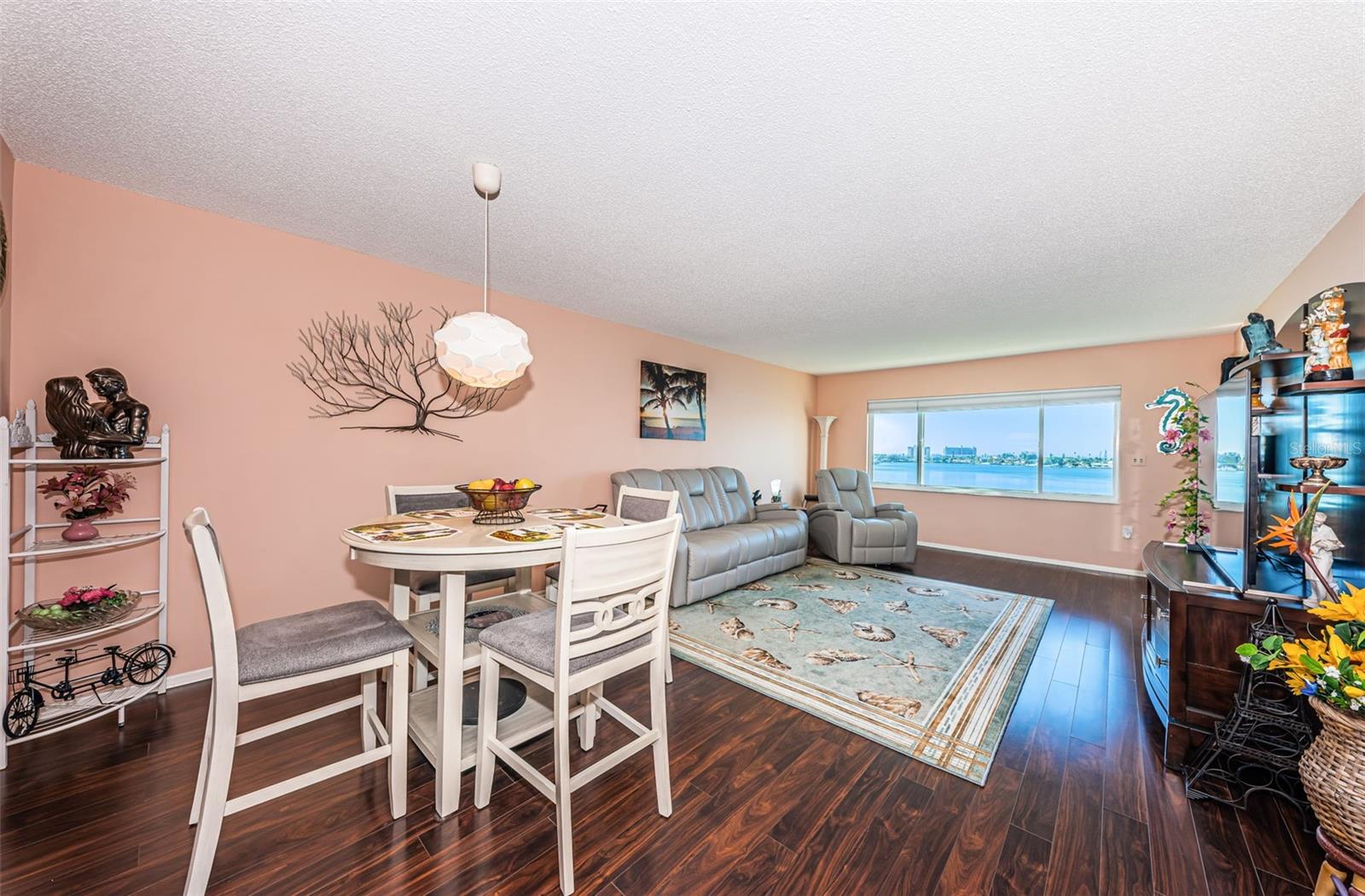 Image 13 of 64 For 4750 Cove Circle 605