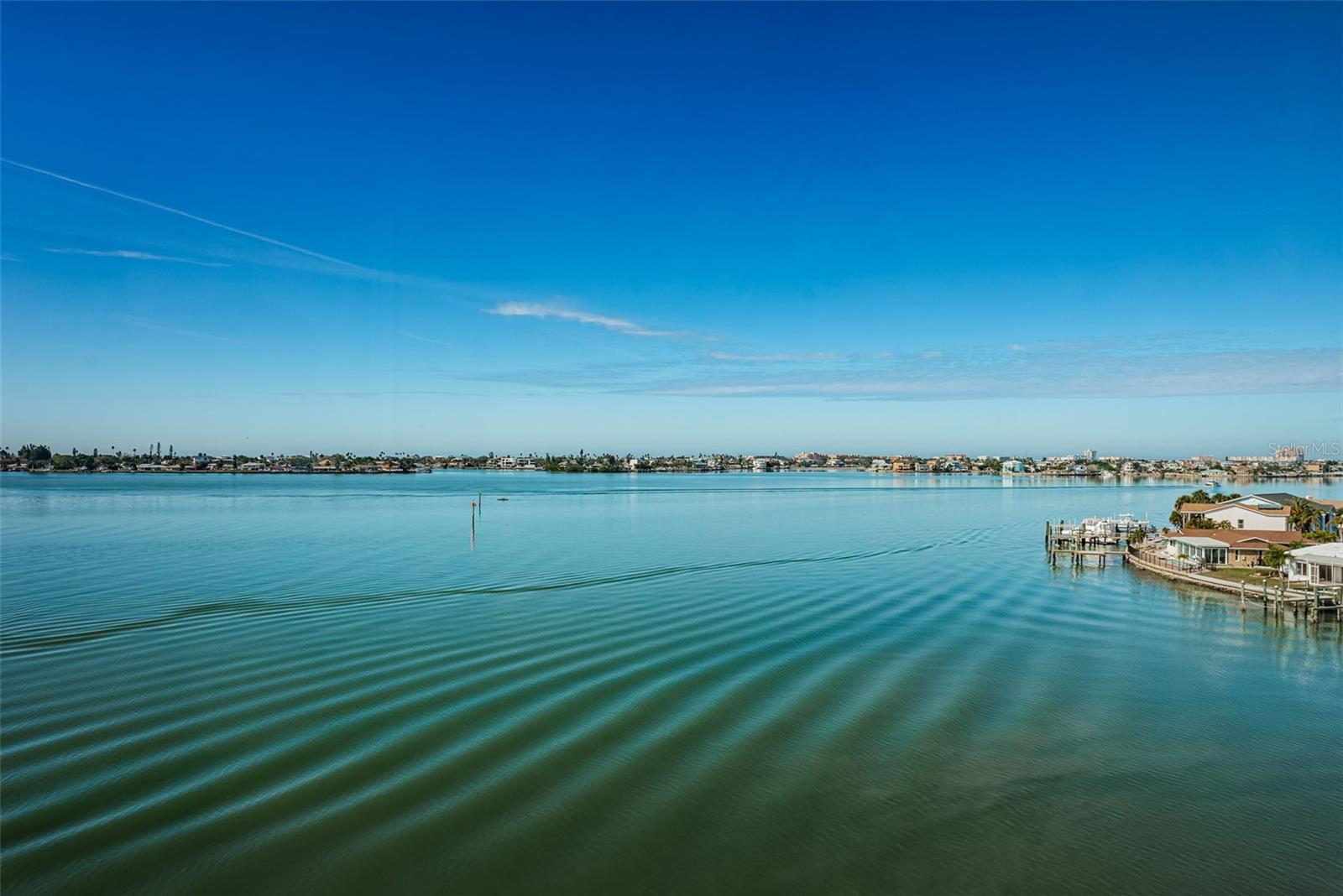 Image 18 of 64 For 4750 Cove Circle 605