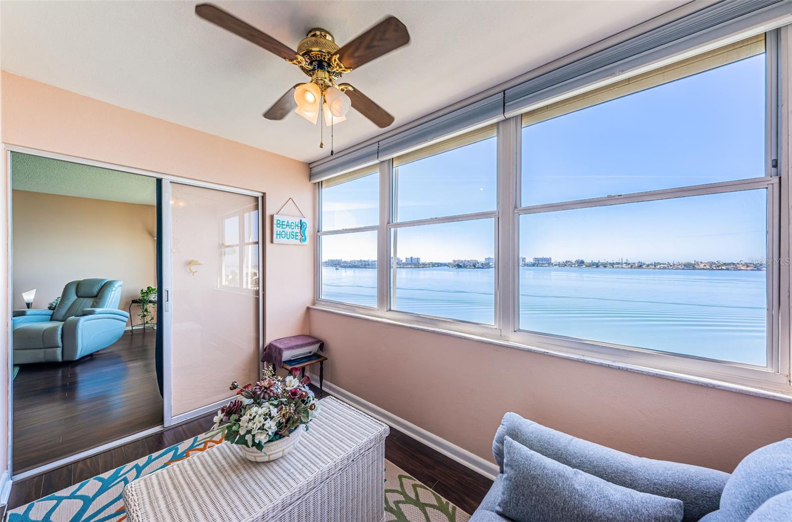 Image 22 of 64 For 4750 Cove Circle 605