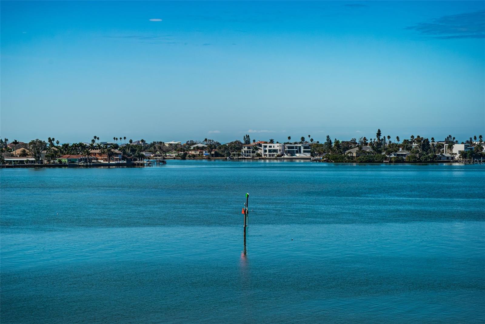 Image 23 of 64 For 4750 Cove Circle 605