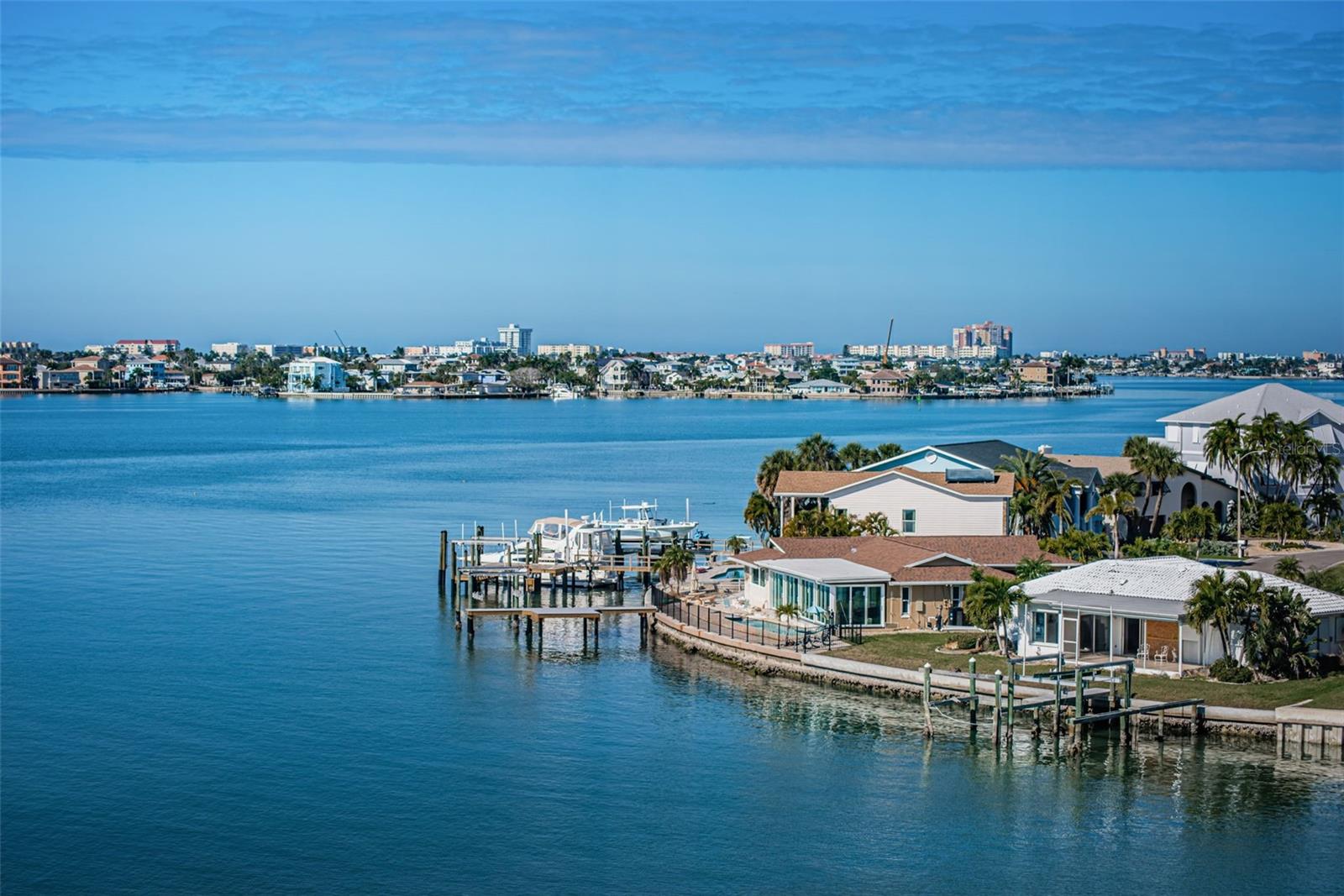 Image 26 of 64 For 4750 Cove Circle 605