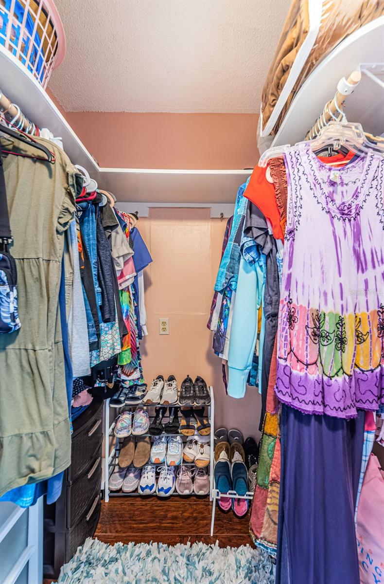 Image 36 of 64 For 4750 Cove Circle 605