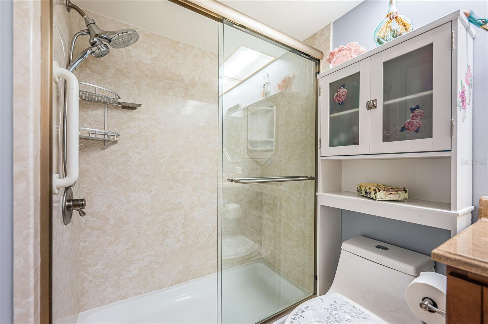 Image 39 of 64 For 4750 Cove Circle 605