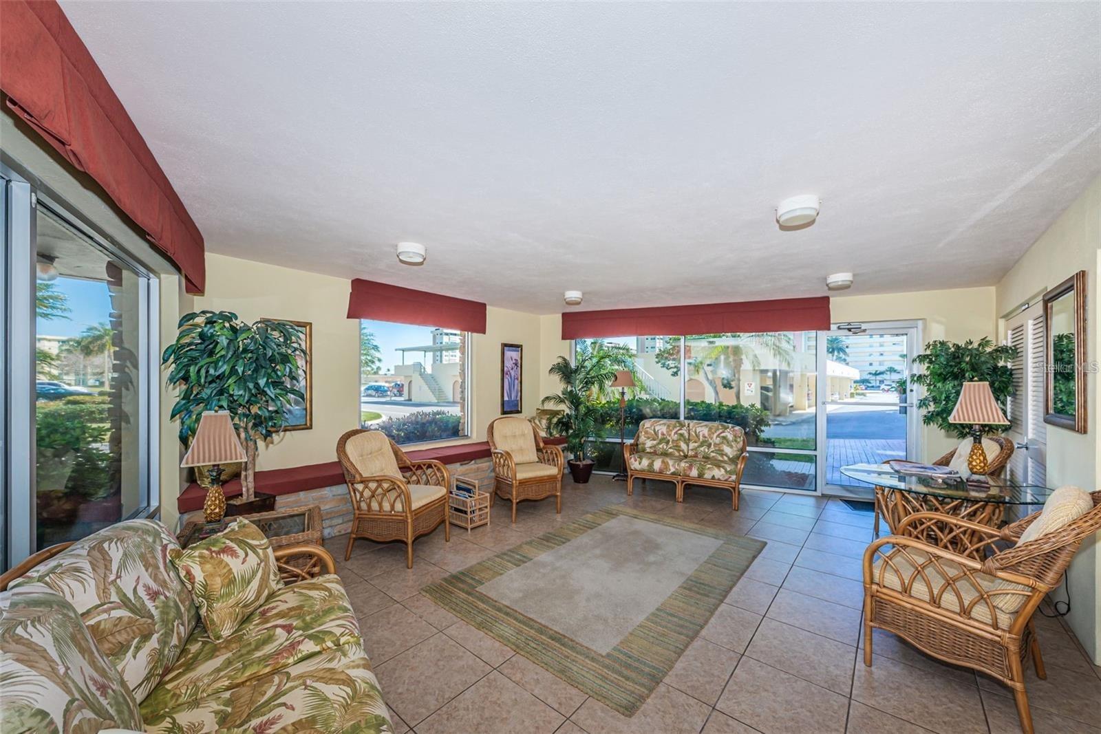 Image 43 of 64 For 4750 Cove Circle 605