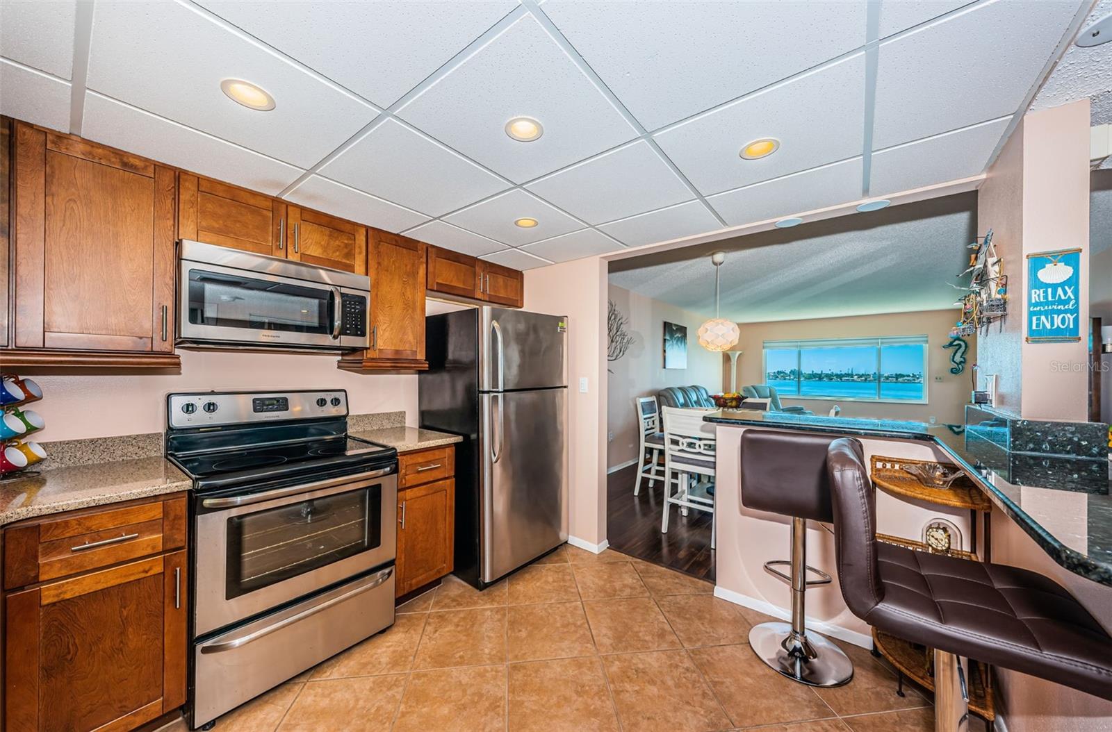 Image 5 of 64 For 4750 Cove Circle 605