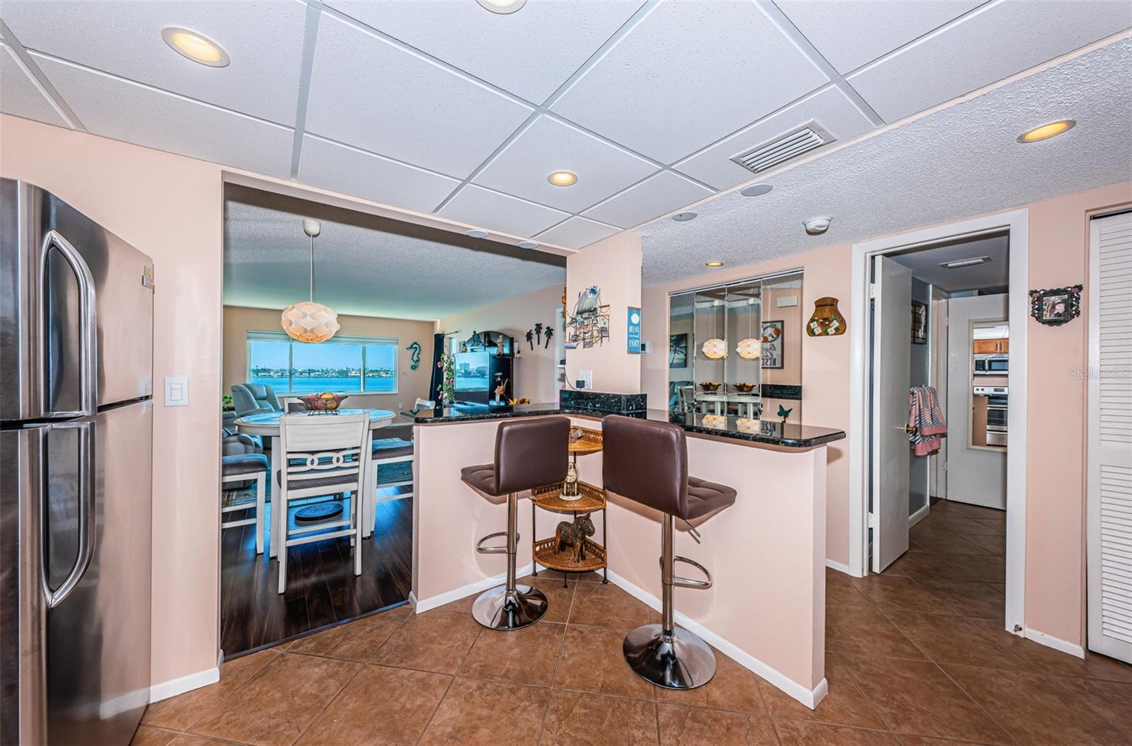 Image 7 of 64 For 4750 Cove Circle 605