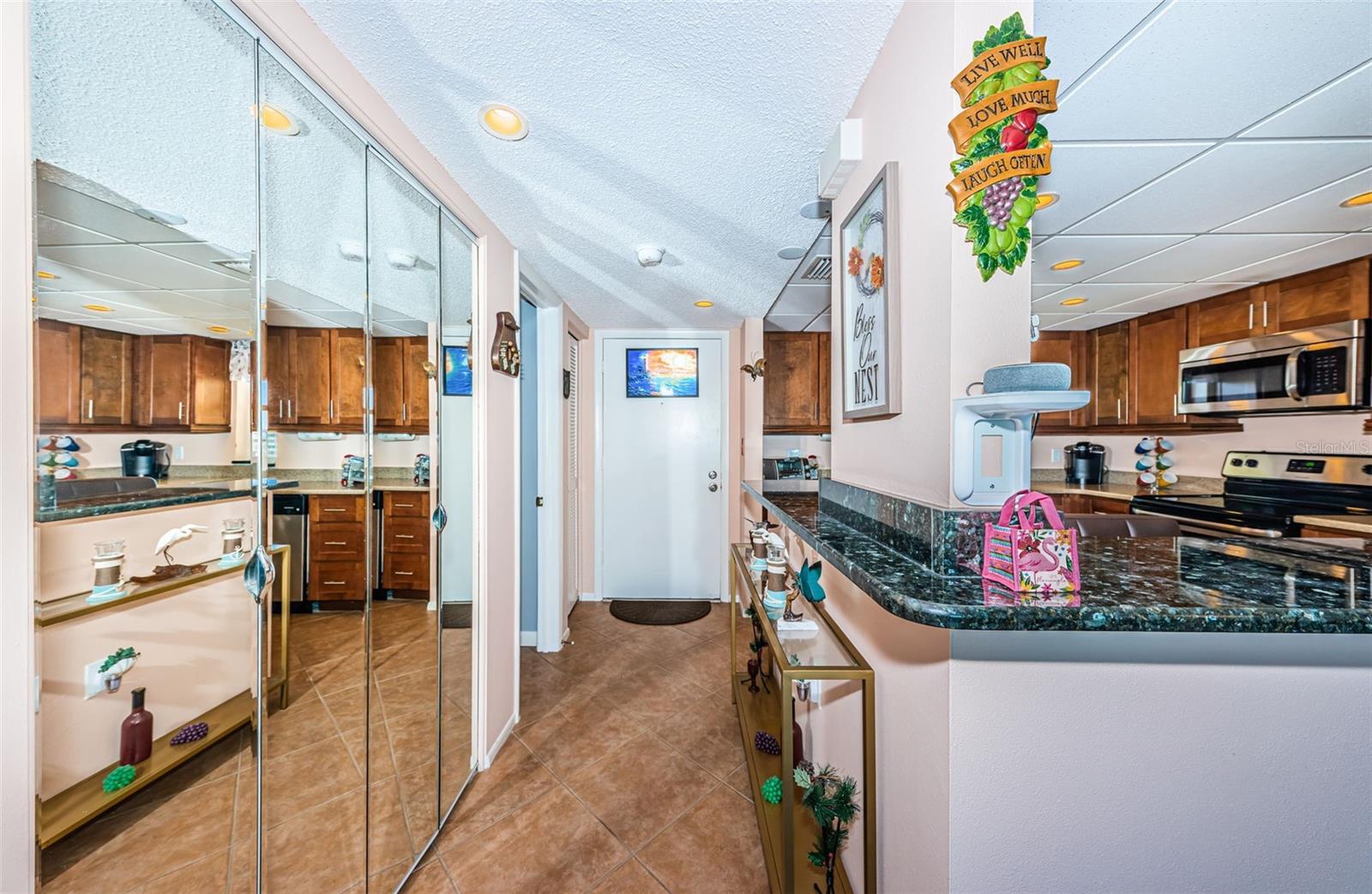 Image 8 of 64 For 4750 Cove Circle 605