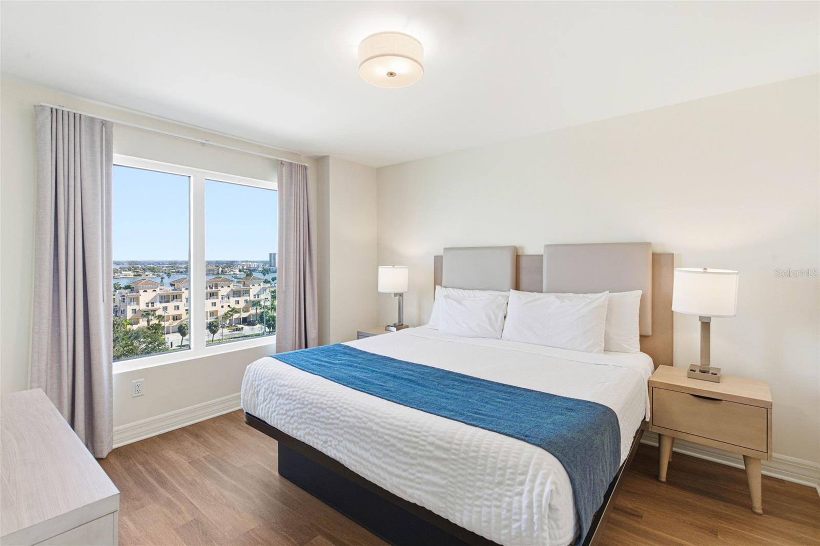 Image 17 of 46 For 24 Avalon Street 802