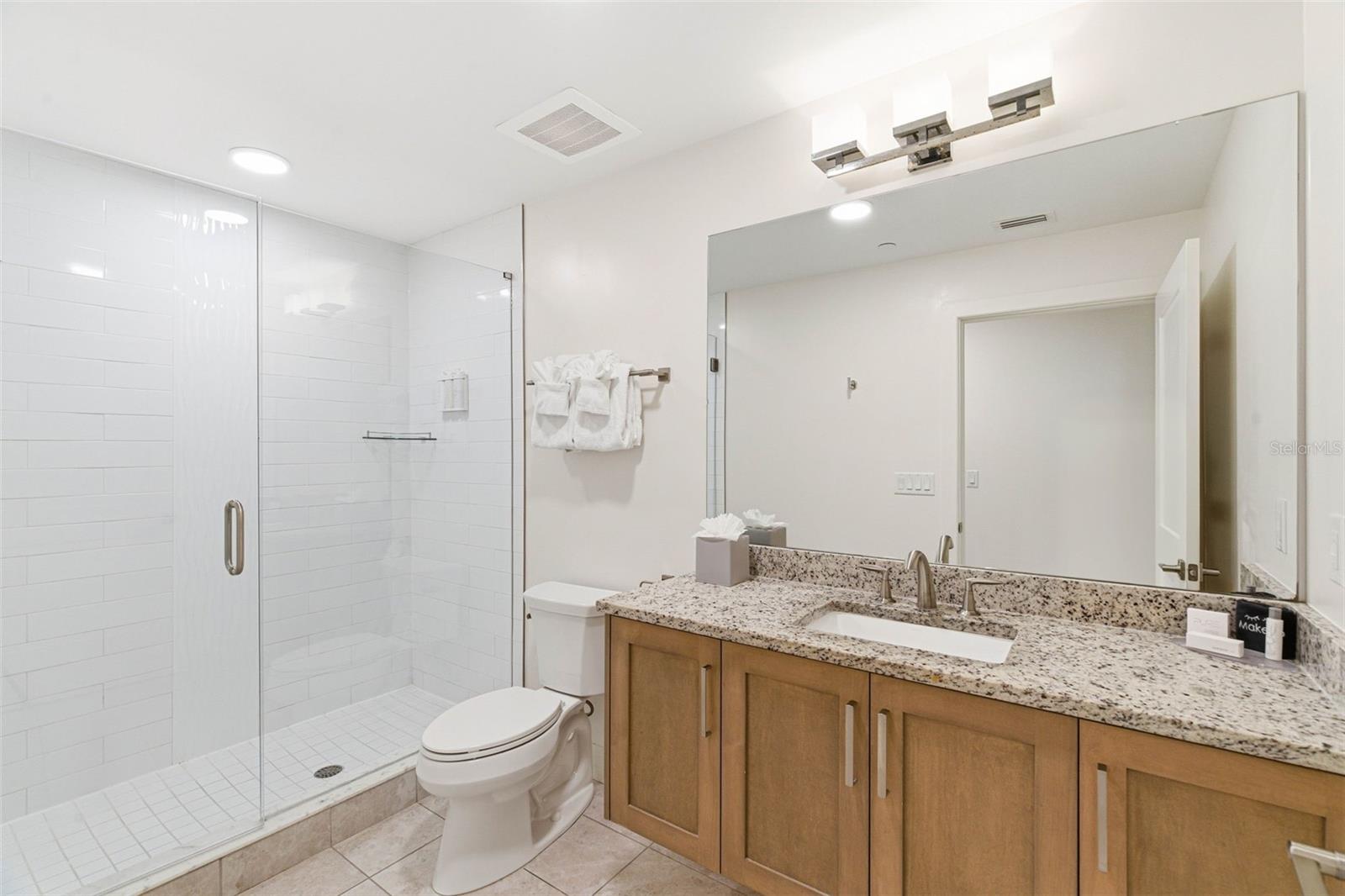 Image 20 of 46 For 24 Avalon Street 802