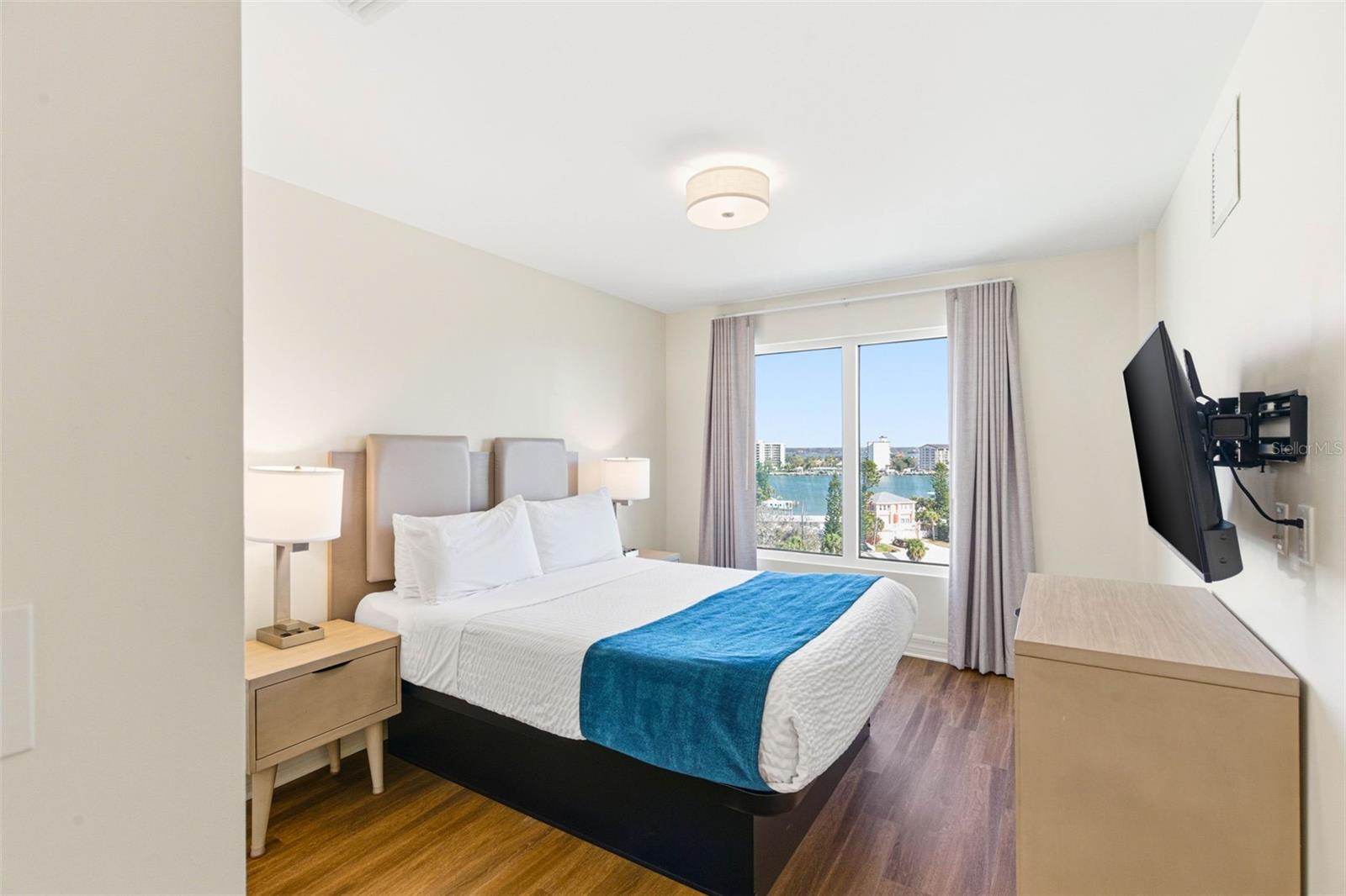 Image 22 of 46 For 24 Avalon Street 802