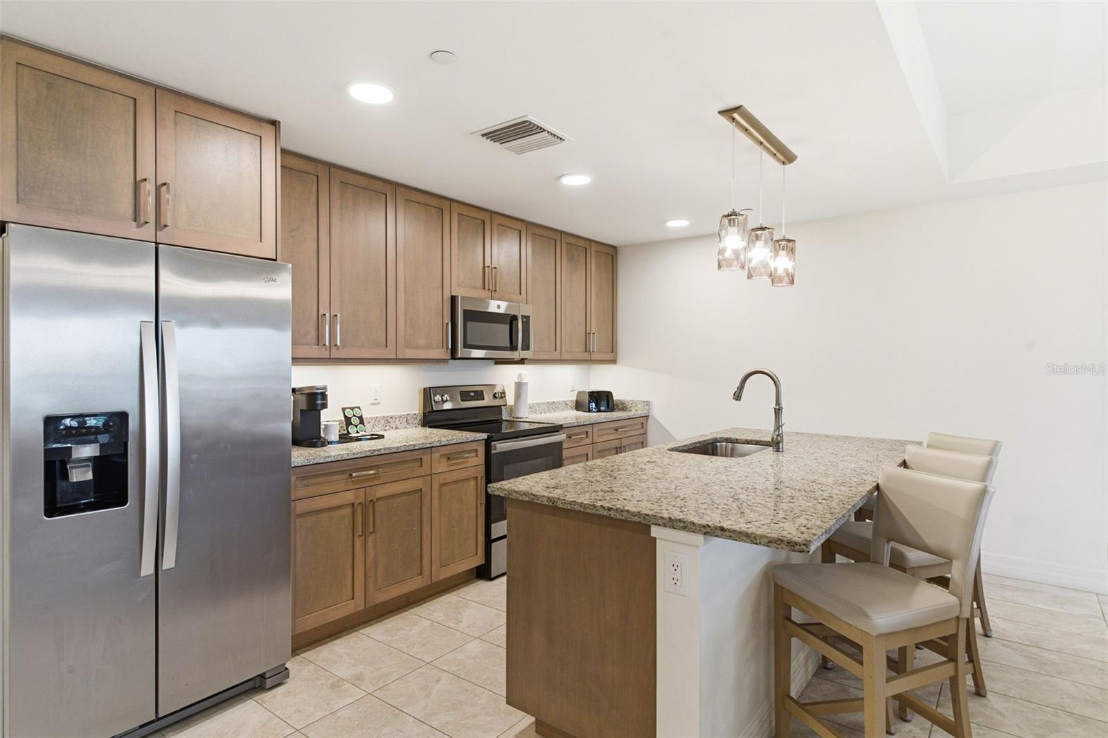 Image 5 of 46 For 24 Avalon Street 802