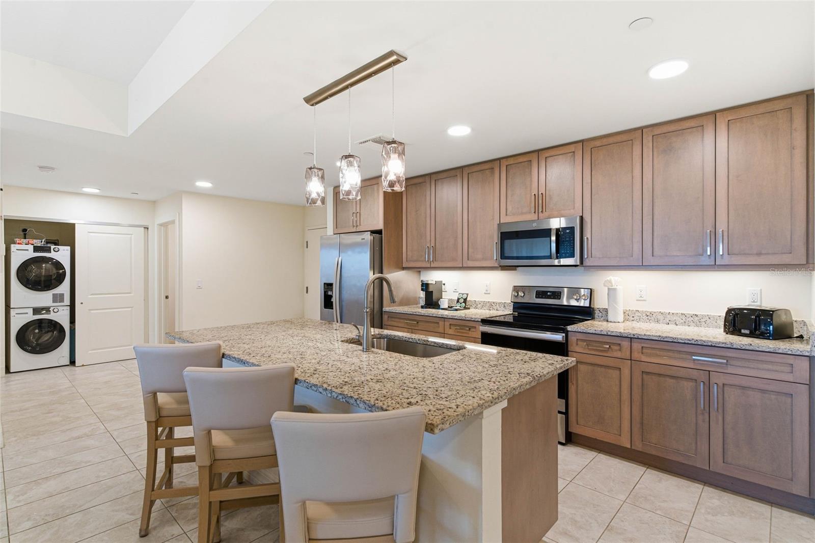 Image 7 of 46 For 24 Avalon Street 802