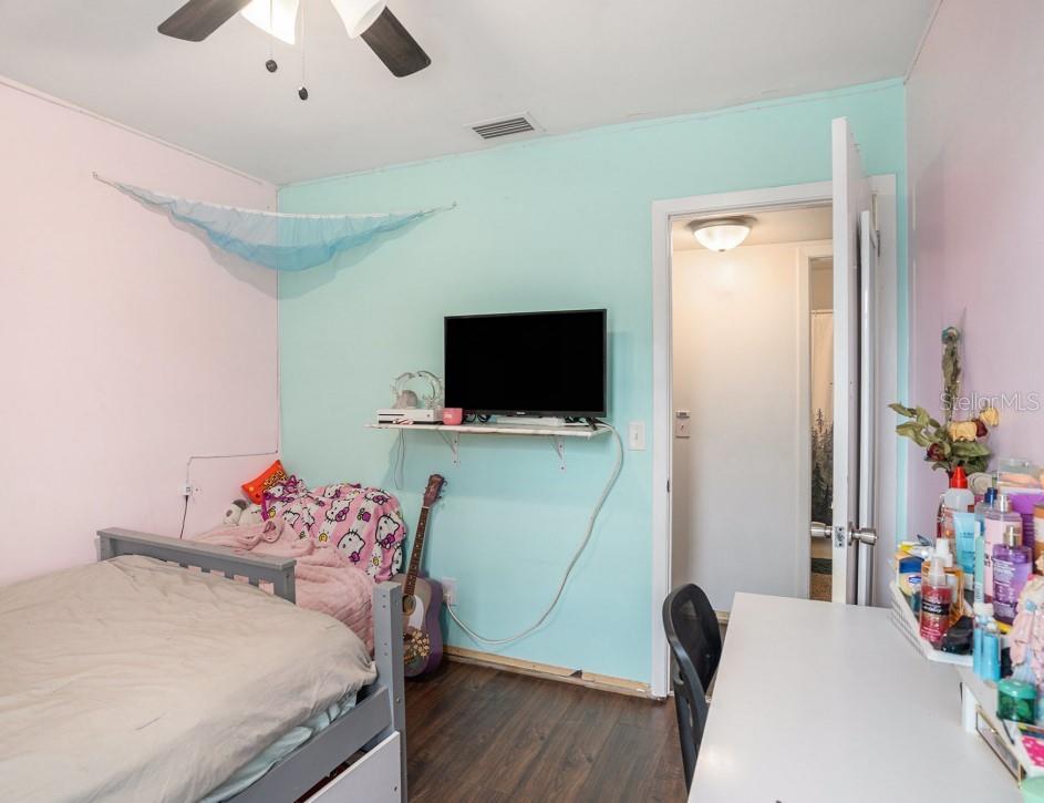 Image 14 of 20 For 6422 Rosewood Drive