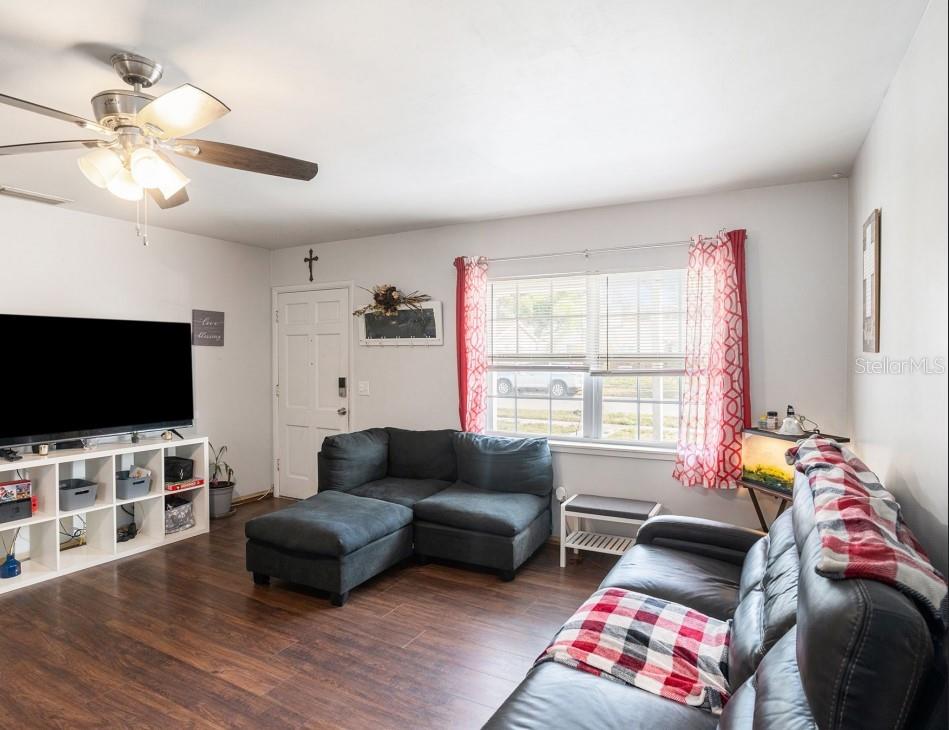 Image 3 of 20 For 6422 Rosewood Drive