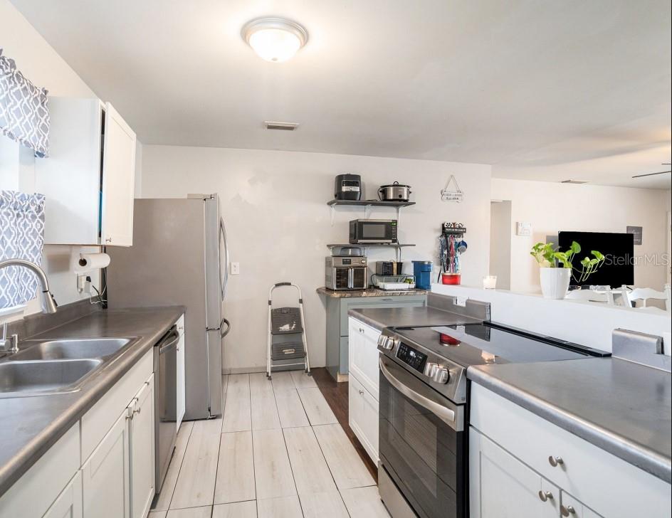 Image 7 of 20 For 6422 Rosewood Drive