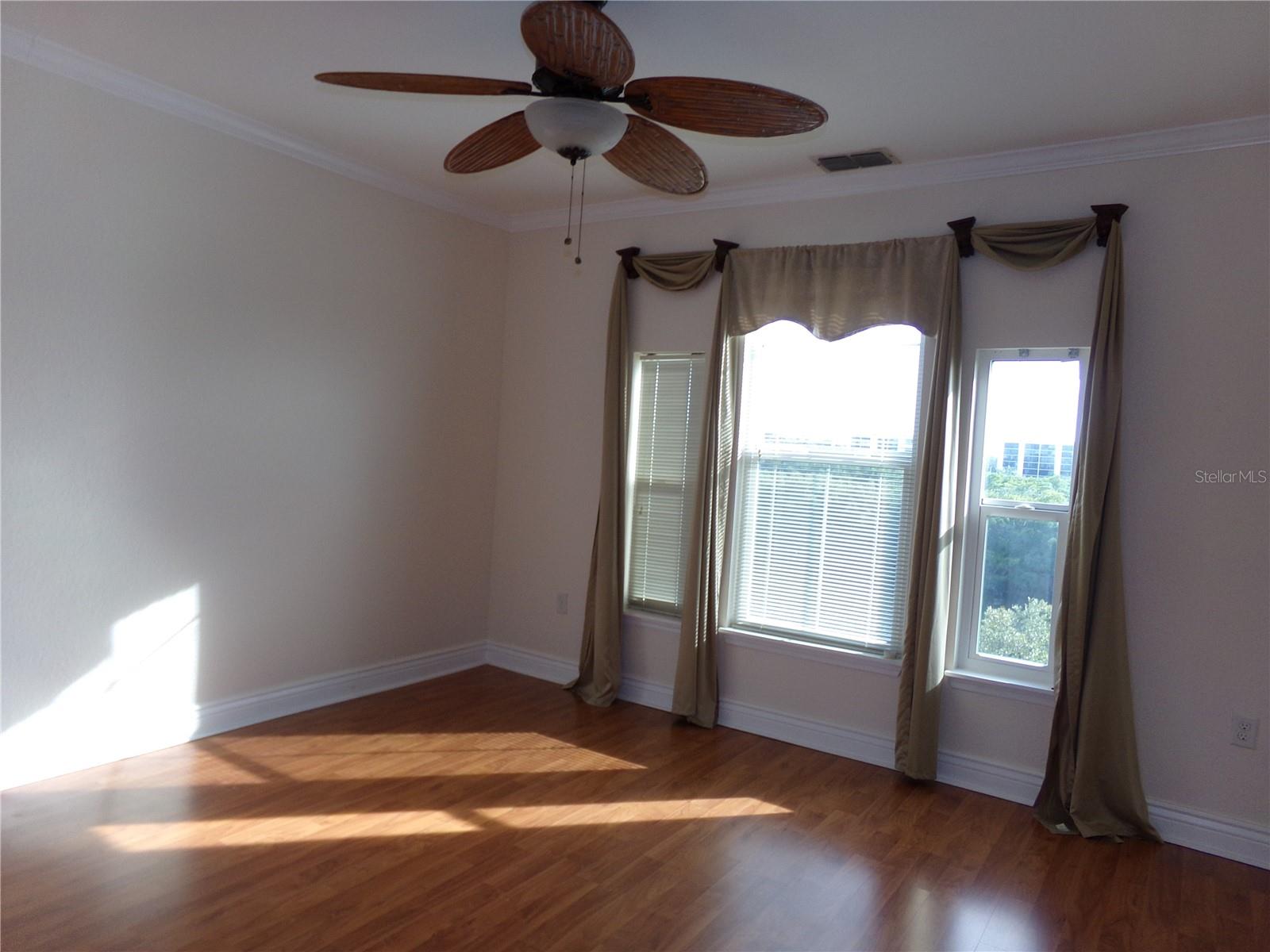 Image 17 of 72 For 2713 Via Murano 239