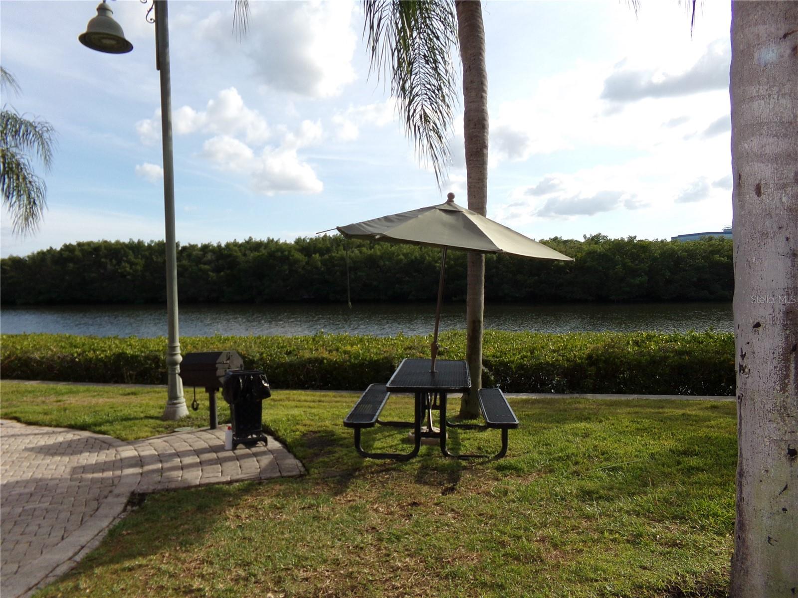 Image 42 of 72 For 2713 Via Murano 239