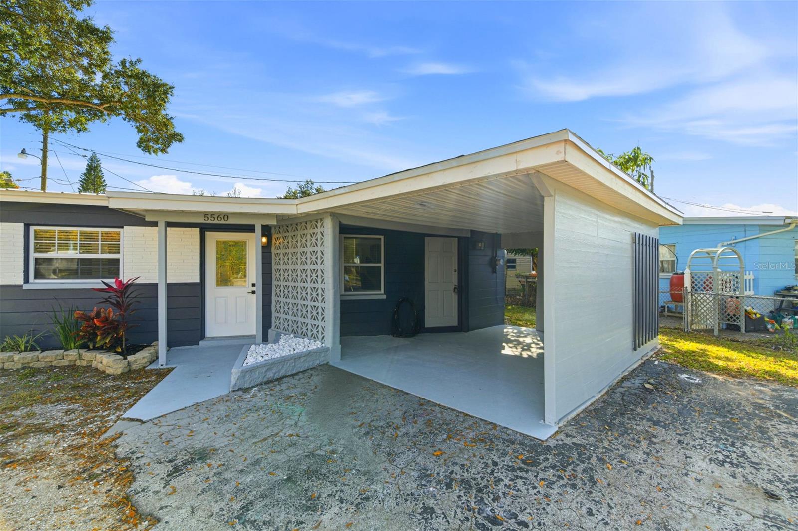 Image 4 of 62 For 5560 94th Avenue N