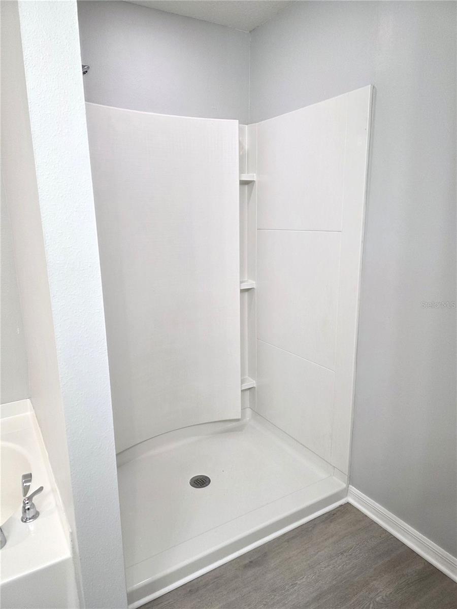 Image 13 of 15 For 729 Chatham Walk Drive