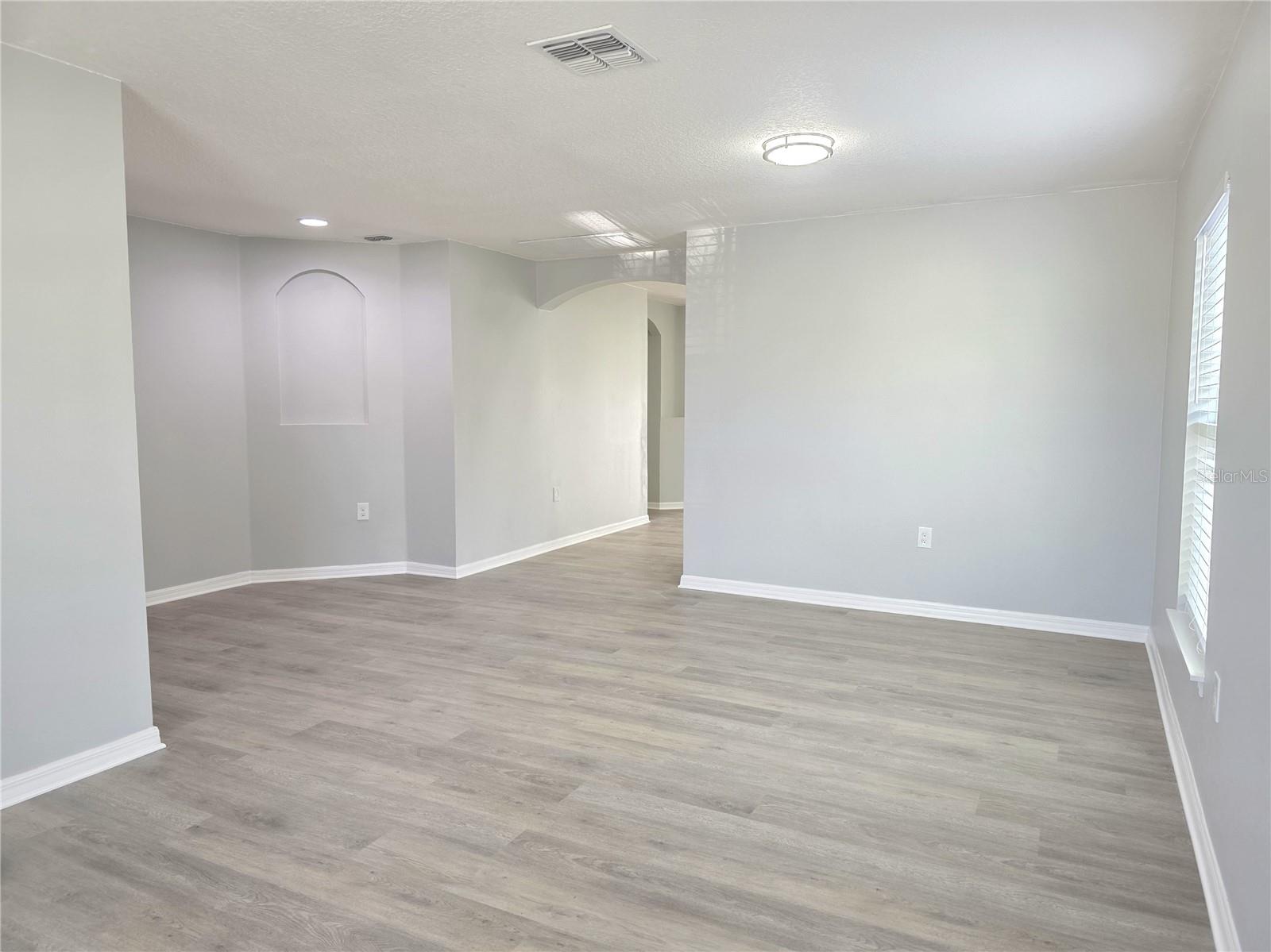 Image 3 of 15 For 729 Chatham Walk Drive