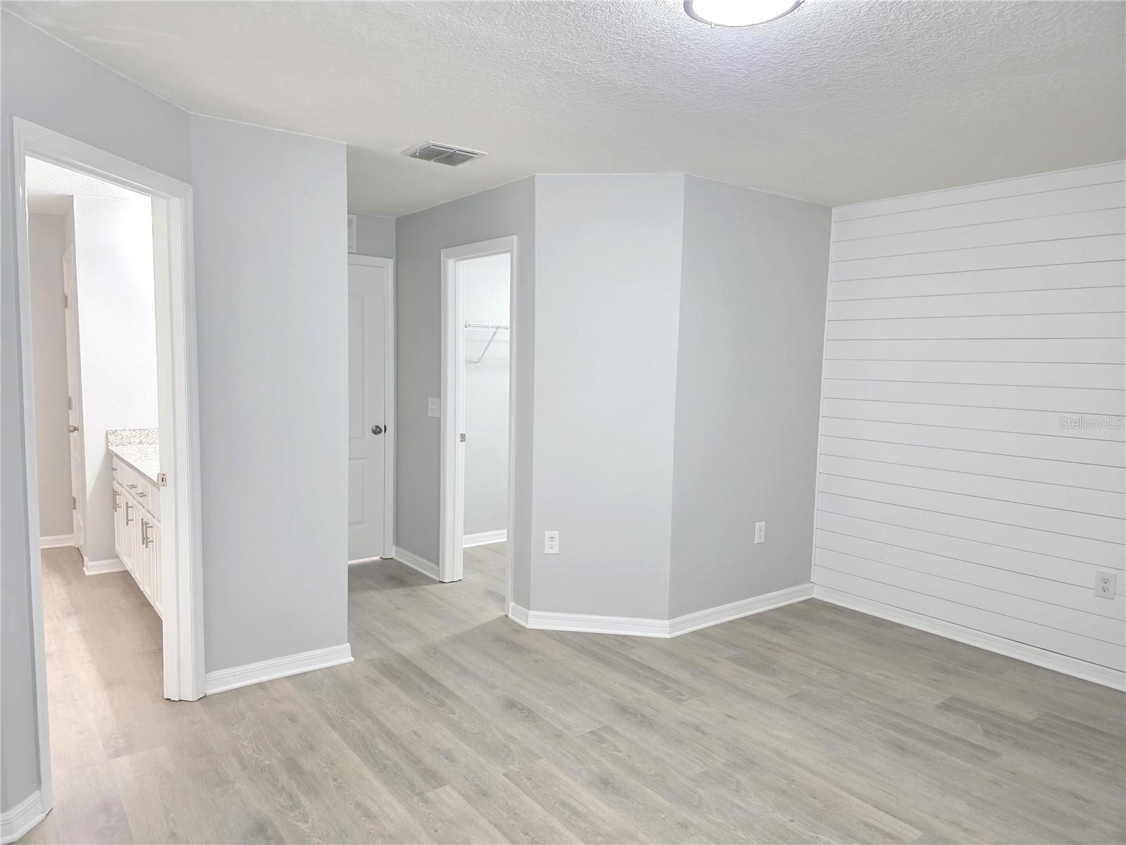 Image 8 of 15 For 729 Chatham Walk Drive