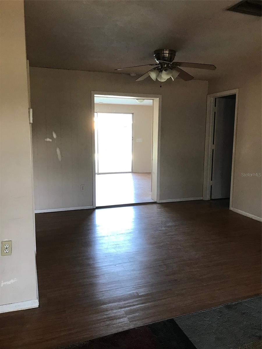 Image 3 of 6 For 1652 Sunset Point Road