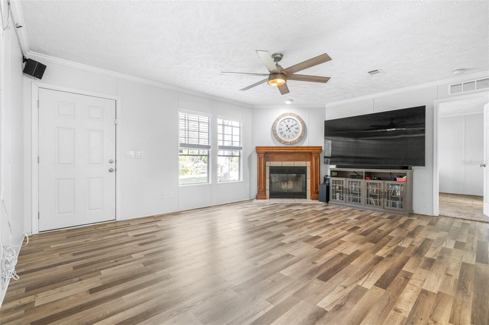 Image 7 of 36 For 9399 35th Court