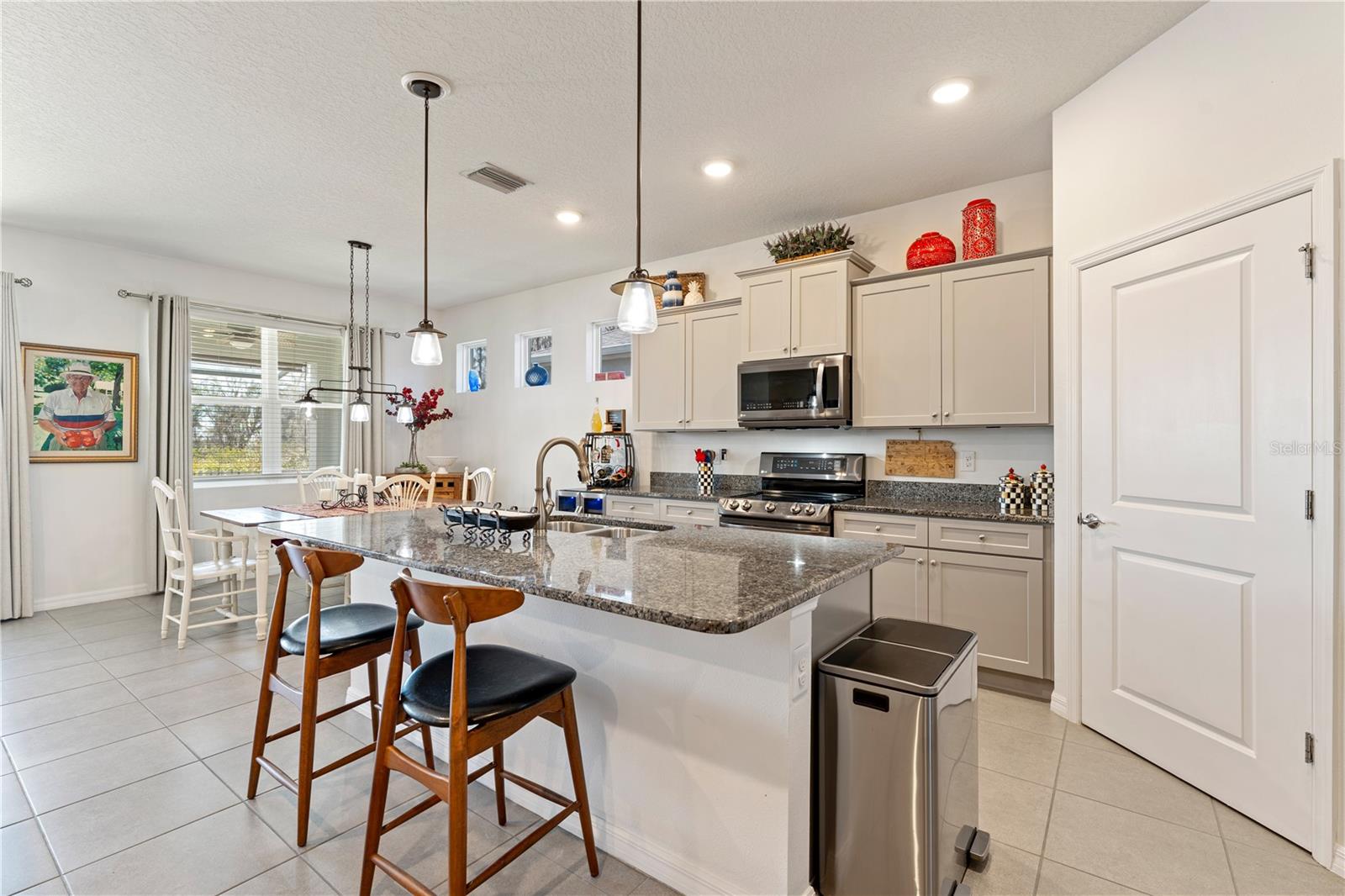 Image 2 of 50 For 1094 Manzanar Place