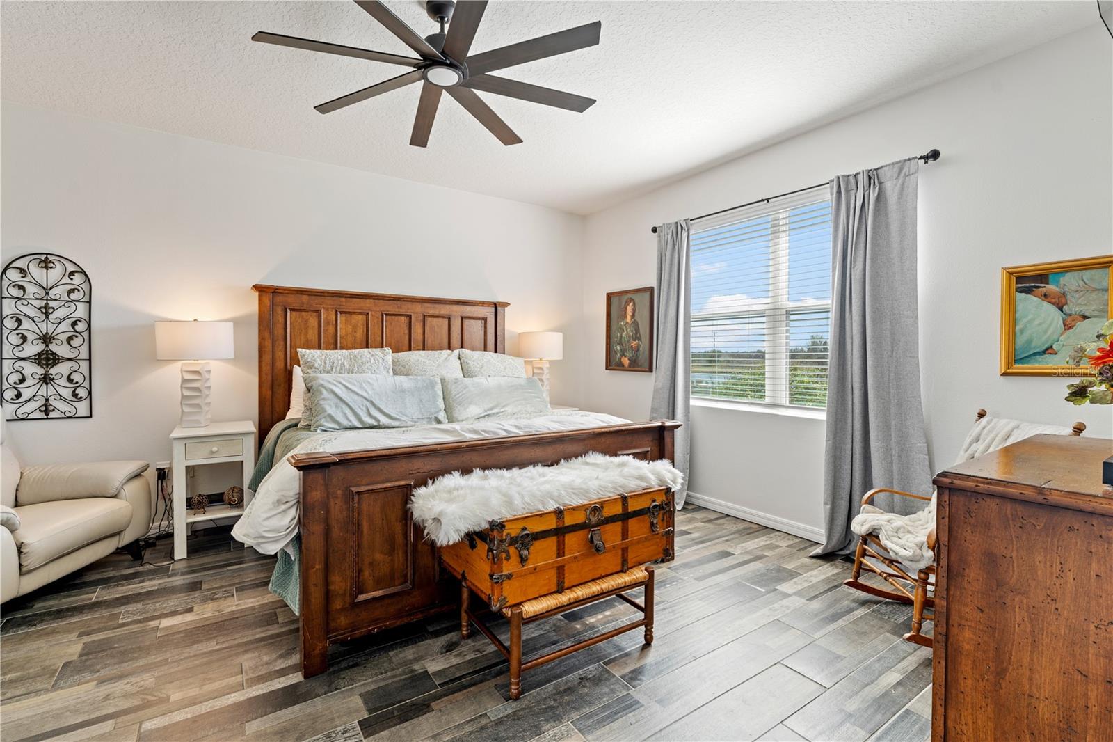 Image 4 of 50 For 1094 Manzanar Place