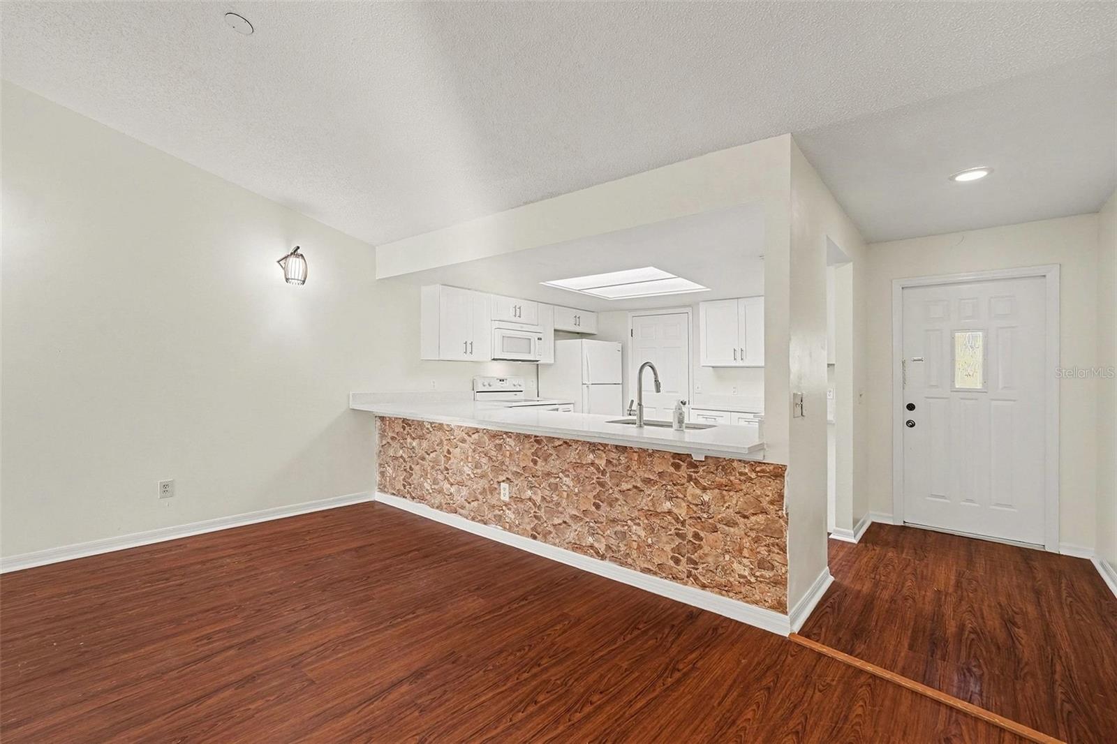 Image 7 of 16 For 18302 Aintree Court