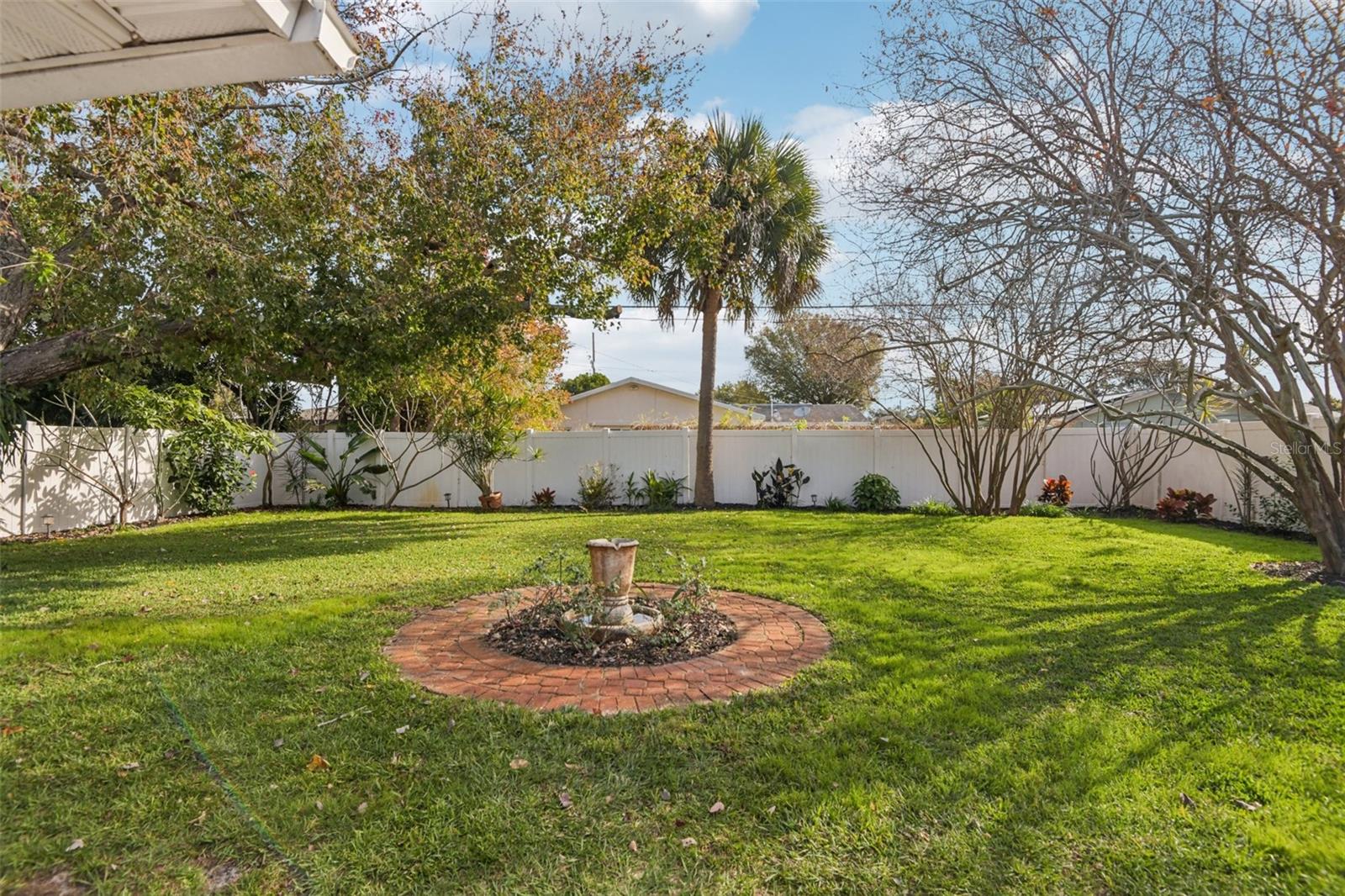 Image 24 of 30 For 1945 59th Street N