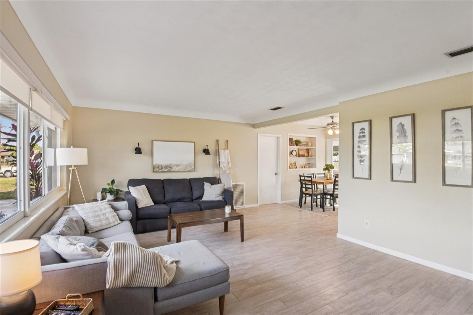 Image 5 of 30 For 1945 59th Street N