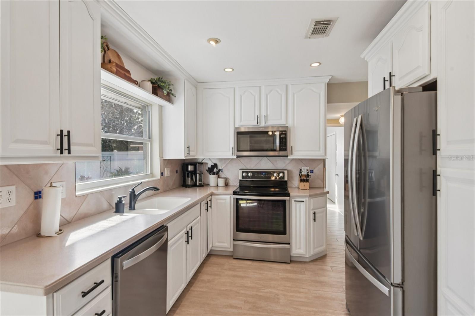 Image 9 of 30 For 1945 59th Street N