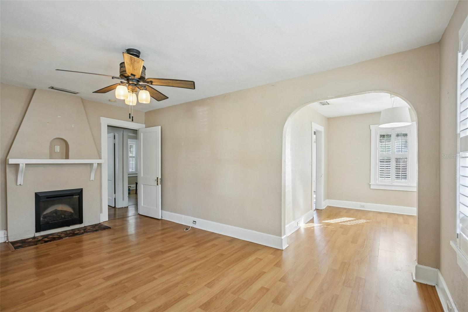 Image 10 of 41 For 2334 25th Avenue S