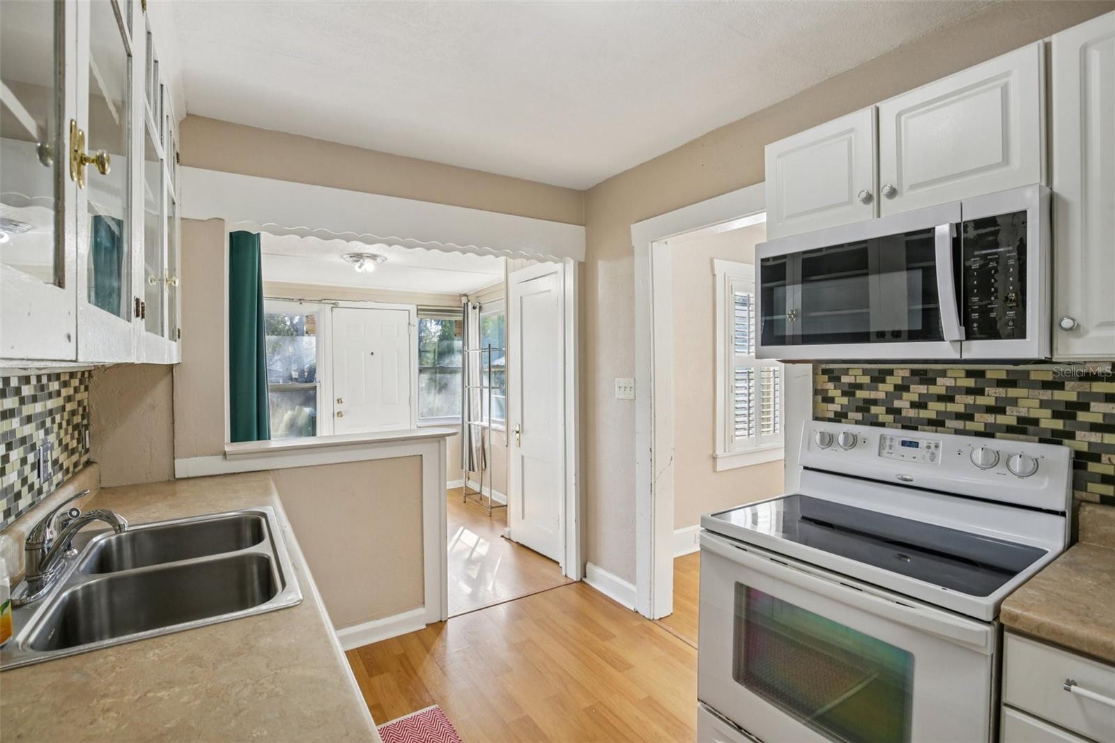 Image 12 of 41 For 2334 25th Avenue S