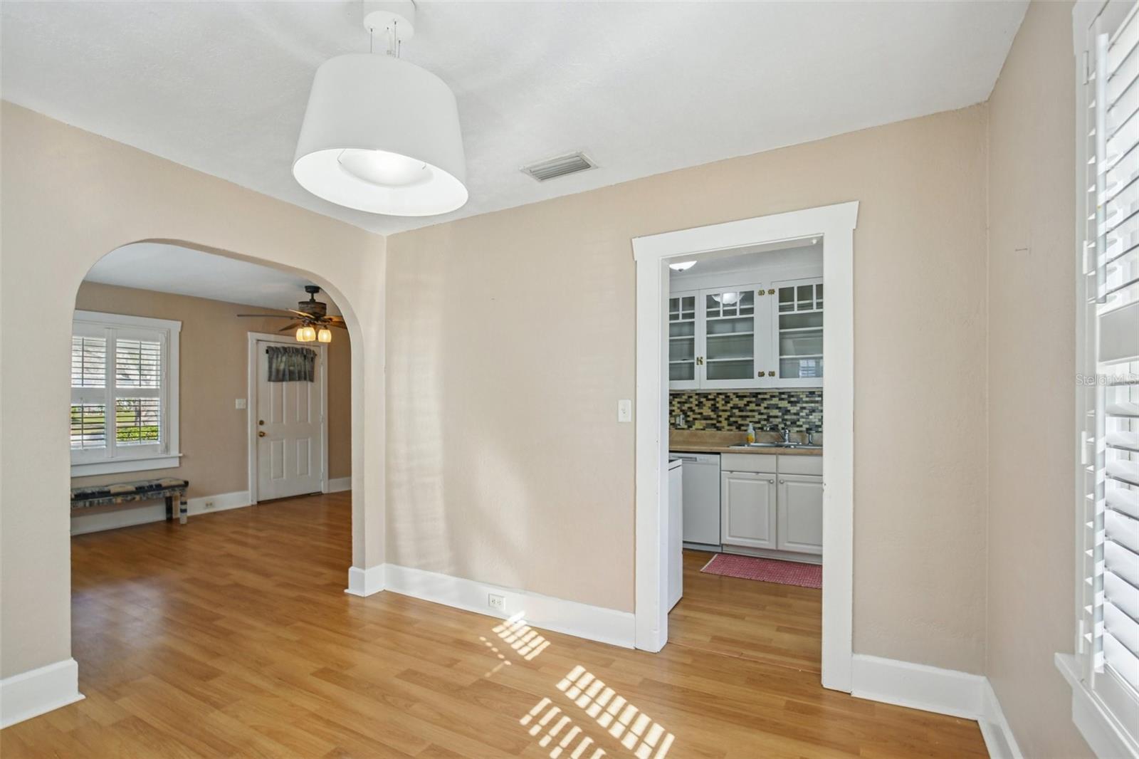 Image 15 of 41 For 2334 25th Avenue S