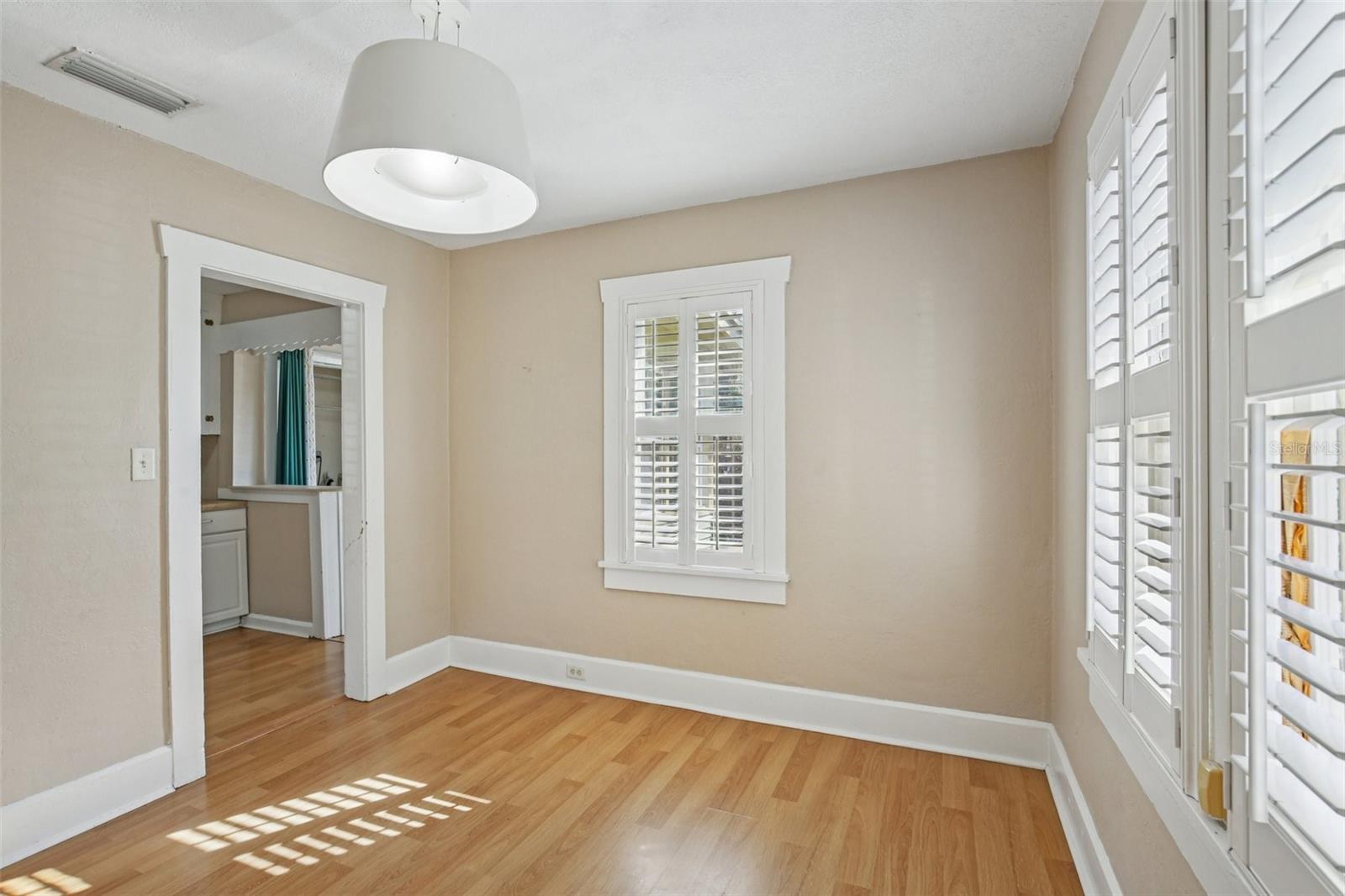 Image 16 of 41 For 2334 25th Avenue S