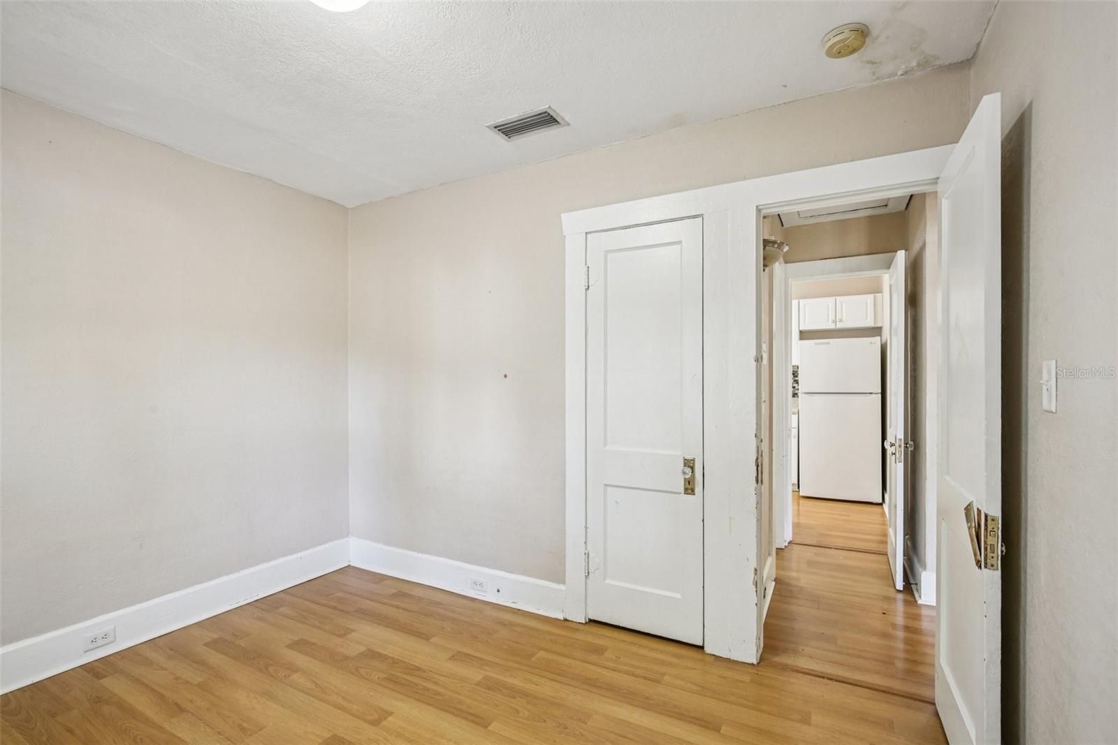 Image 21 of 41 For 2334 25th Avenue S