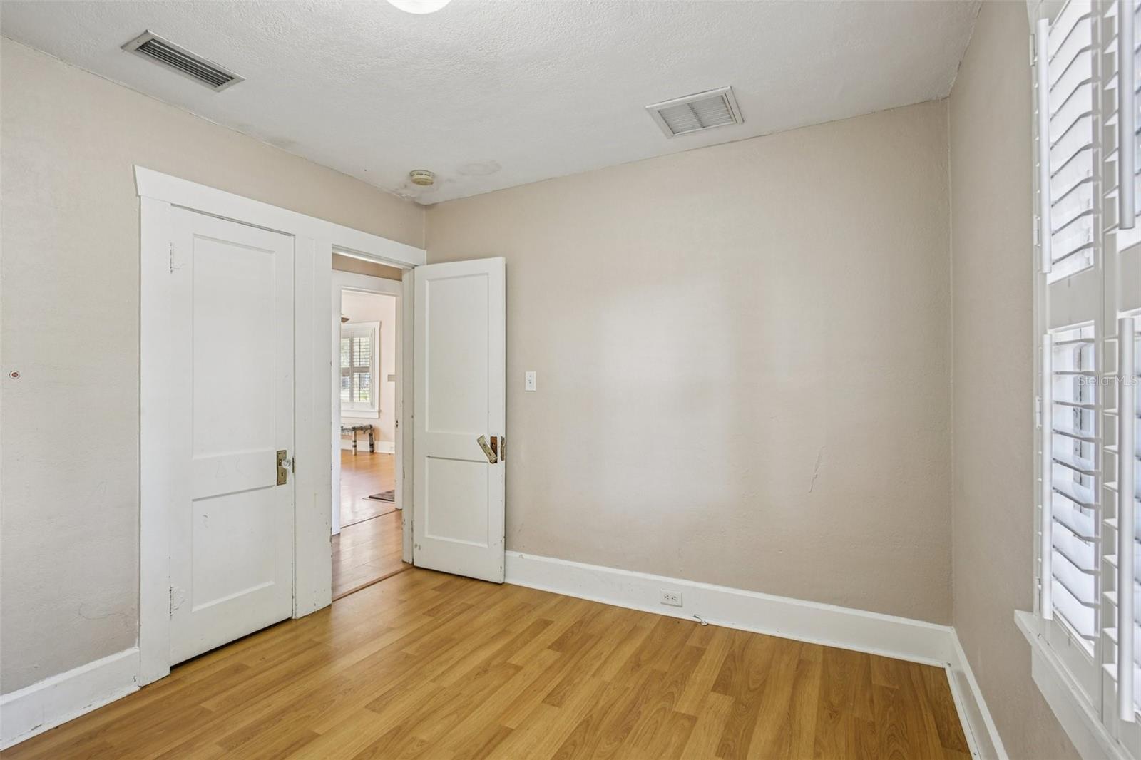 Image 22 of 41 For 2334 25th Avenue S